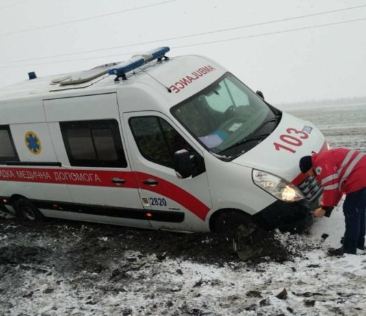 Коммунальщики Павлограда помогли скорой помощи попасть на вызов