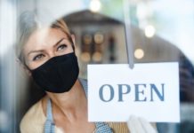 Предпринимателям грозят штрафом за посетителей без масок