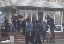 В Павлограде активистов закидали фекалиями (ФОТО и ВИДЕО)