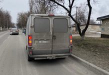 В Терновке остановили две машины непонятного происхождения