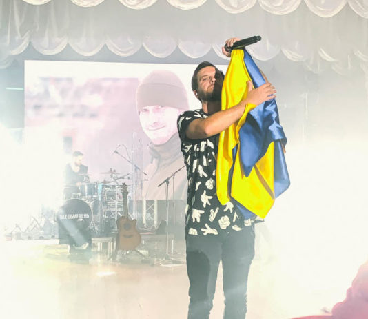 В Павлограде прошёл долгожданный концерт группы «БЕZ ОБМЕЖЕНЬ» (ФОТО)