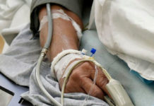 Украину накрывает новая волна COVID-19