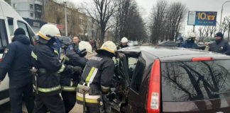Полиция Павлограда устанавливает обстоятельства ДТП на Западнодонбасской