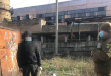 Кололся прямо возле школы: «муниципалы» облагоразумили наркомана