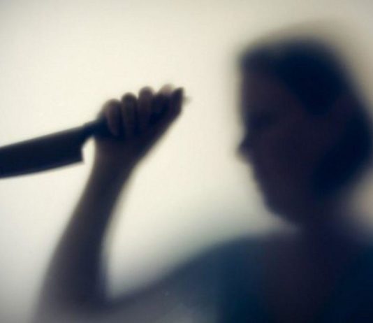 Не понравилось в гостях: в Павлоградском районе произошла поножовщина