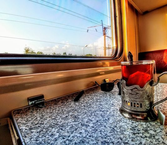 Укрзалізниця відновлює рейси через Дніпро за розкладом