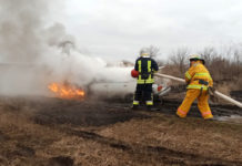 В Юрьевском районе спасатели тушили легковой автомобиль