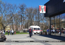 Упал и потерял сознание: в центре Павлограда мужчине стало плохо