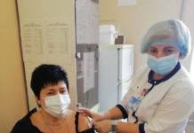 Павлоградский медик опубликовала фото своей вакцинации