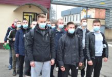 В Павлоград прибыли первые новобранцы