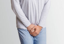 Избили девочки: в одной из школ Павлограда второклассник получил травму паха