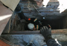 В Богуславе пенсионера из «каменной ловушки» доставали спасатели