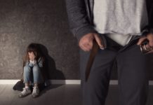 Завел в лес и показывал член: под Павлоградом задержали педофила