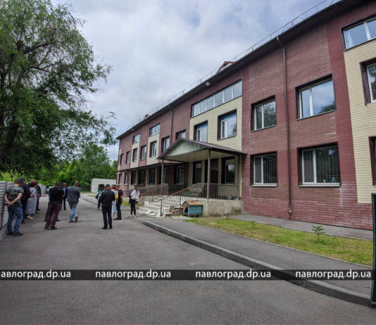В Павлограде 6 лет простаивает здание, отремонтированное за бюджетные деньги