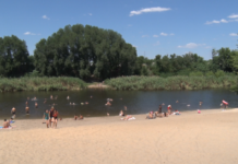 Вода на пляжі у Павлограді не відповідає деяким нормативам