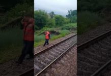 Недалеко от Павлограда под ж/д путями обвалилась земля (ВИДЕО)