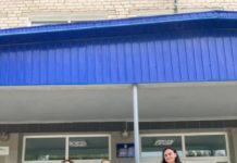 Модный бренд привез павлоградским школьникам рюкзаки