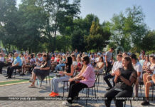 В Павлограде наградили подростков, которые работали летом