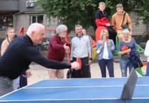 Во дворе павлоградской многоэтажки появился теннисный стол: узнайте где