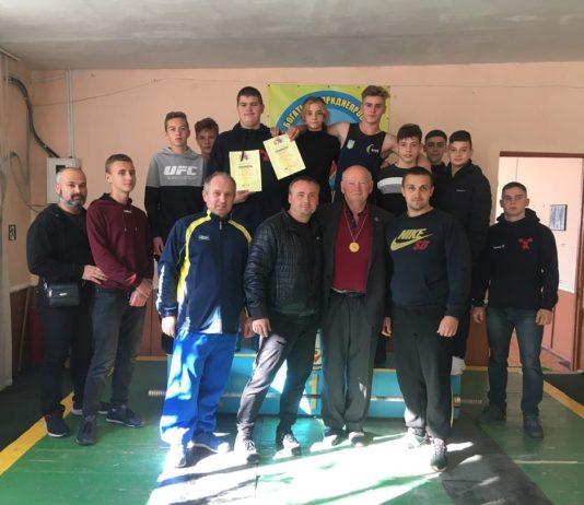 Павлоградские тяжелоатлеты привезли золото и серебро
