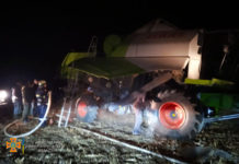 На Павлоградщине загорелся комбайн