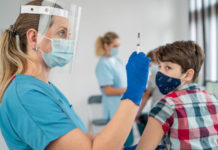 Стало известно, сколько детей в Павлограде привили от коронавируса