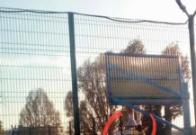 Сидел в кольце: в Павлограде придумали новый способ игры в баскетбол (ОБНОВЛЕНО)