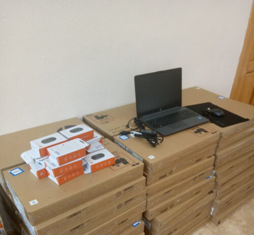 Павлоградские педагоги получили ноутбуки: подробности