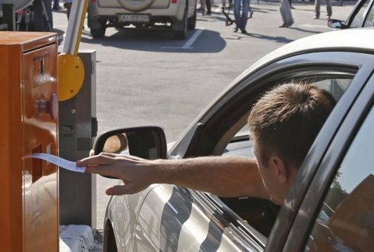 У Павлограді піднімали питання платних парковок: що вирішили