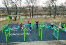 В Павлограде кикбоксеры-чемпионы испытали новую спортплощадку (ФОТО)