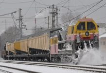 Из-за снегопада начались проблемы на Приднепровской ЖД