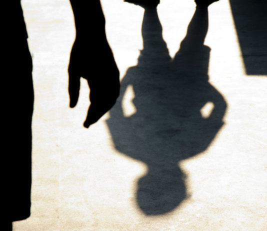 На Днепропетровщине судят преступную группу, насиловавшую детей