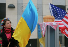 Сотрудников важных посольств просят покинуть Украину: причина