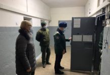 Омбудсмен показала камеру СИЗО, где сидит нацгвардеец Рябчук