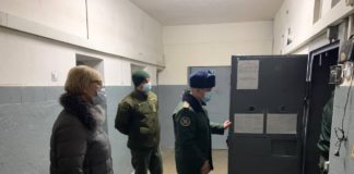Омбудсмен показала камеру СИЗО, где сидит нацгвардеец Рябчук