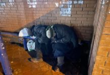 В Павлограде две сестры ночуют на остановке: подробности