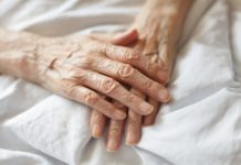 В Павлограде бабушку отправили из больницы домой … с коронавирусом