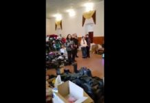 8 марта в волонтерском центре Павлограда встречают с музыкой (ВИДЕО)