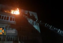 Рятувальники Павлограда ліквідували пожежу в одній із квартир п’ятиповерхівки (ФОТО та ВІДЕО)