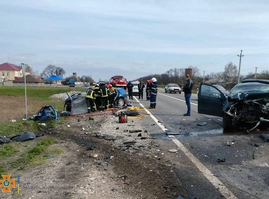 На дорозі «Знам’янка-Луганськ-Ізварине» загинуло 4 особи