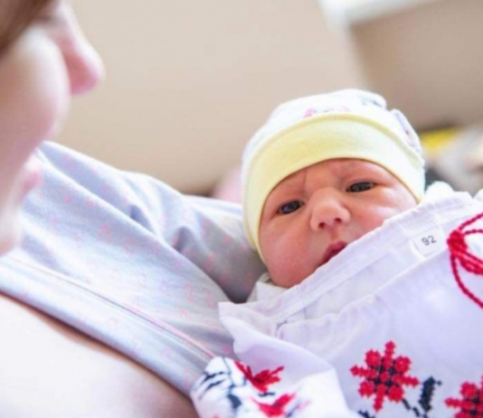 У Павлограді з’являються на світ немовлята з різних міст і сіл України