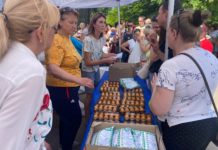 У Павлограді роздали 1200 продуктових наборів