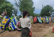 Над могилою Олександра «Шкіпера» в Павлограді підняли прапори