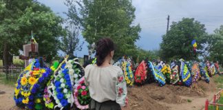 Над могилою Олександра «Шкіпера» в Павлограді підняли прапори