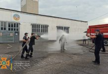 Цікава традиція: як павлоградські рятувальники провели колегу на пенсію (ФОТО)