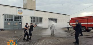 Цікава традиція: як павлоградські рятувальники провели колегу на пенсію (ФОТО)