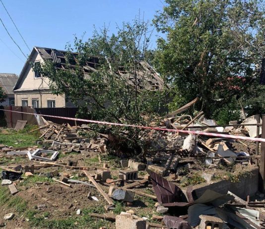 У Дніпрі ракета поцілила у приватний будинок (ВІДЕО)