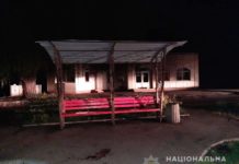 У Павлограді побили людину на зупинці