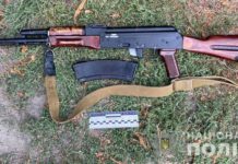 Павлоградець возив в авто зброю та боєприпаси