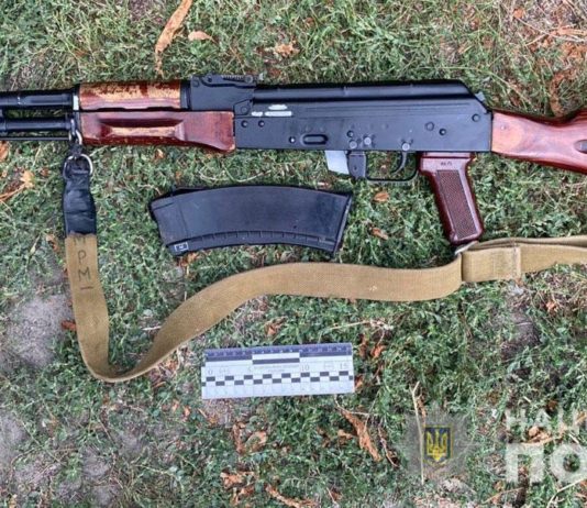 Павлоградець возив в авто зброю та боєприпаси